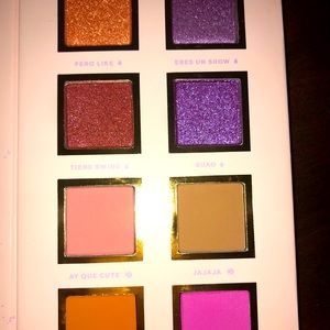 Alamar cosmetics - Spanglish palette.